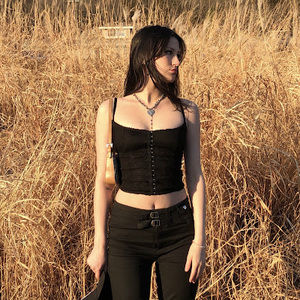 Meet your Posher, Madeline